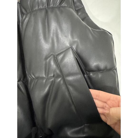 NWT Banana Republic Black Vegan Leather Puffer Zip Up Vest- Size XS - Picture 4 of 9